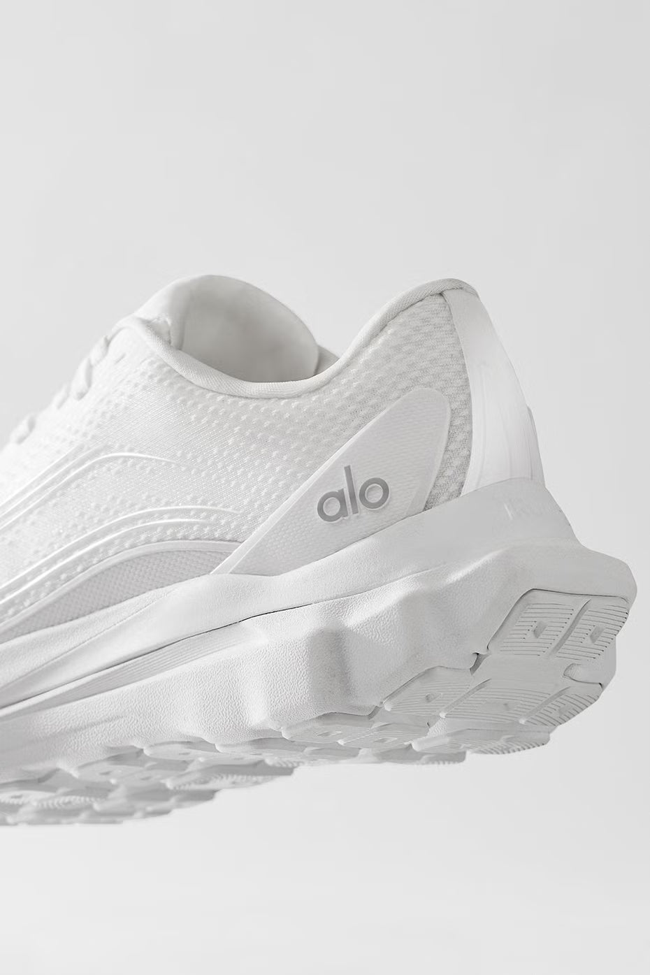Alo Runner - ALL WHITE