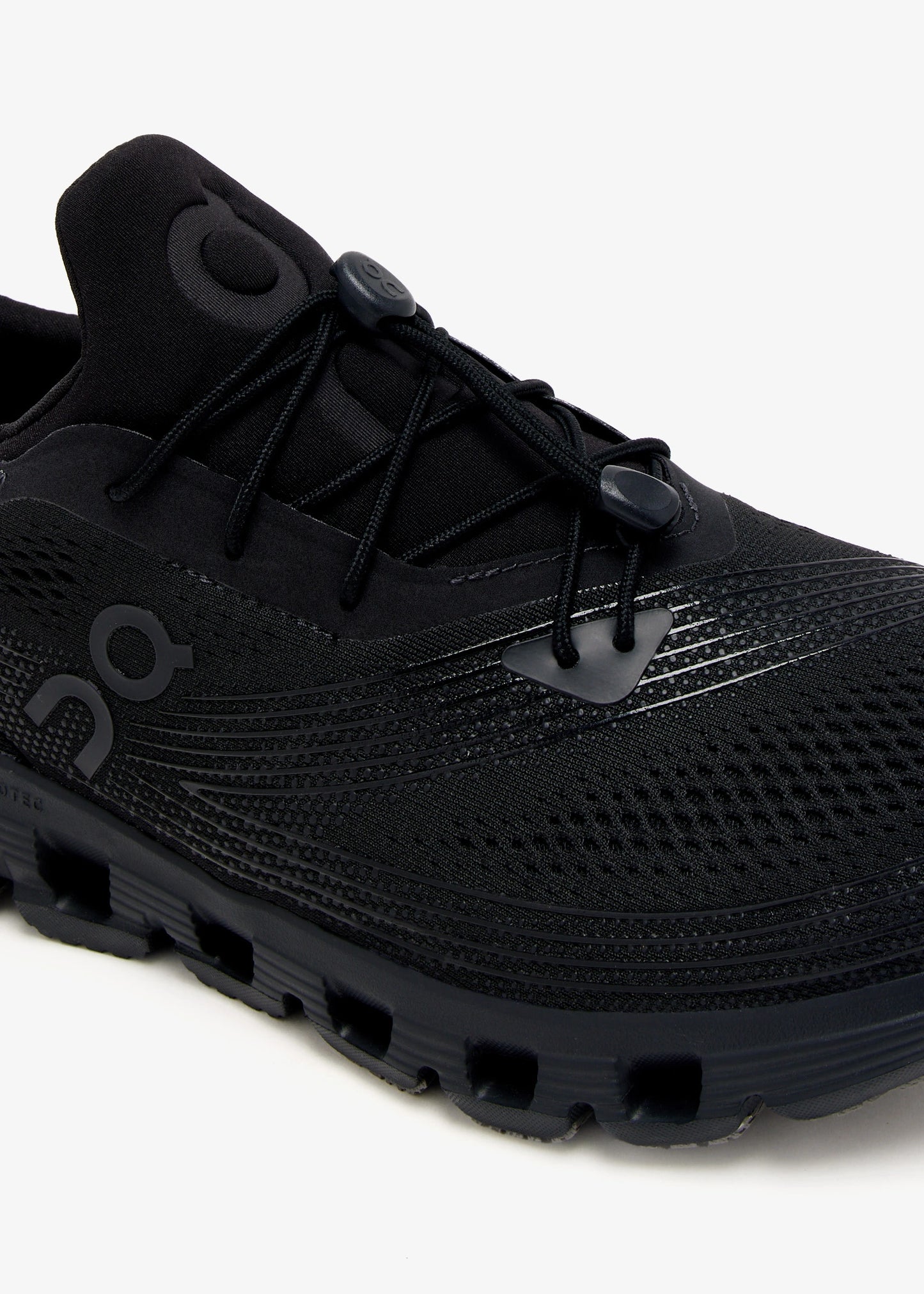 On Running Cloud 5 - ALL BLACK
