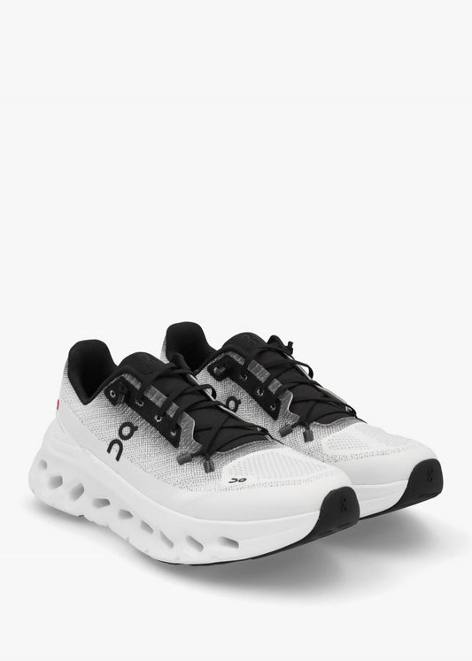 ON RUNNING - Cloudtilt Black Ivory Trainers